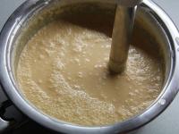 Nakonec přilijeme rum a vše spolu rozmixujeme do...