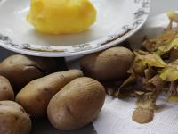 Brambory vaříme ve vodě 20-25 min., necháme...