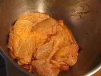 Uvedené přísady smícháme do tekuté marinády...