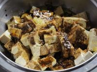 Tofu nakrájené na kostičky vložíme do...