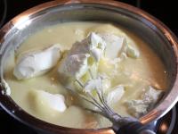 Do krému vmícháme mascarpone....