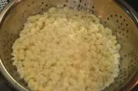 Halušky uvaříme ve slané vodě asi 3-4 minuty....