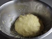 Z uvedených ingrediencí vymícháme těsto pâte...