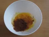 Přimícháme kakao a vodu....