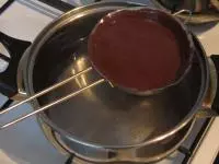 Čokoládu se ztuženým tukem na polevy necháme...