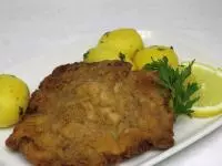 Podáváme s bramborami a plátkem citronu....