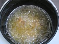 Ponoříme do oleje a při teplotě 170 °C 4-5...