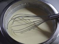 Uvedené ingredience vložíme do hluboké mísy a...