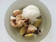 Kuřecí prsa na ananasu s rozinkami a rýží 