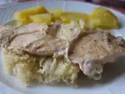 Zapečená kuřecí prsa s kysaným zelím