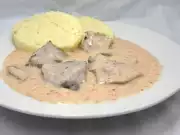 Vepřový jazyk ve smetanové omáčce 