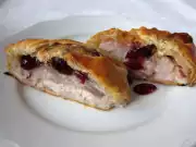 Pangasius v listovém těstě s brusinkami