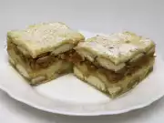 Jablkovo-piškotový krémeš