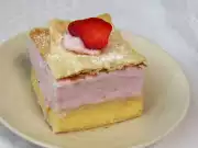 Krémeš s jahodovou pěnou