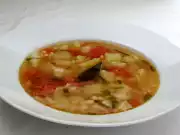 Fazolová polévka s rajčaty