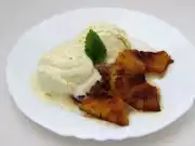 Grilovaný ananas se zmrzlinou