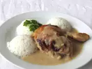 Zázvorovo-medové kuře na hruškách