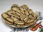 Ořechová kolečka s čokoládovým krémem