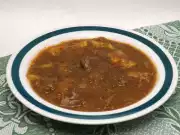 Hovězí guláš s bramborami