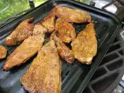 Grilované krůtí v česnekové marinádě