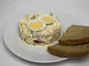Vajíčkový salát s feta sýrem