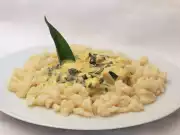 Krůtí maso v jogurtové omáčce s medvědím česnekem